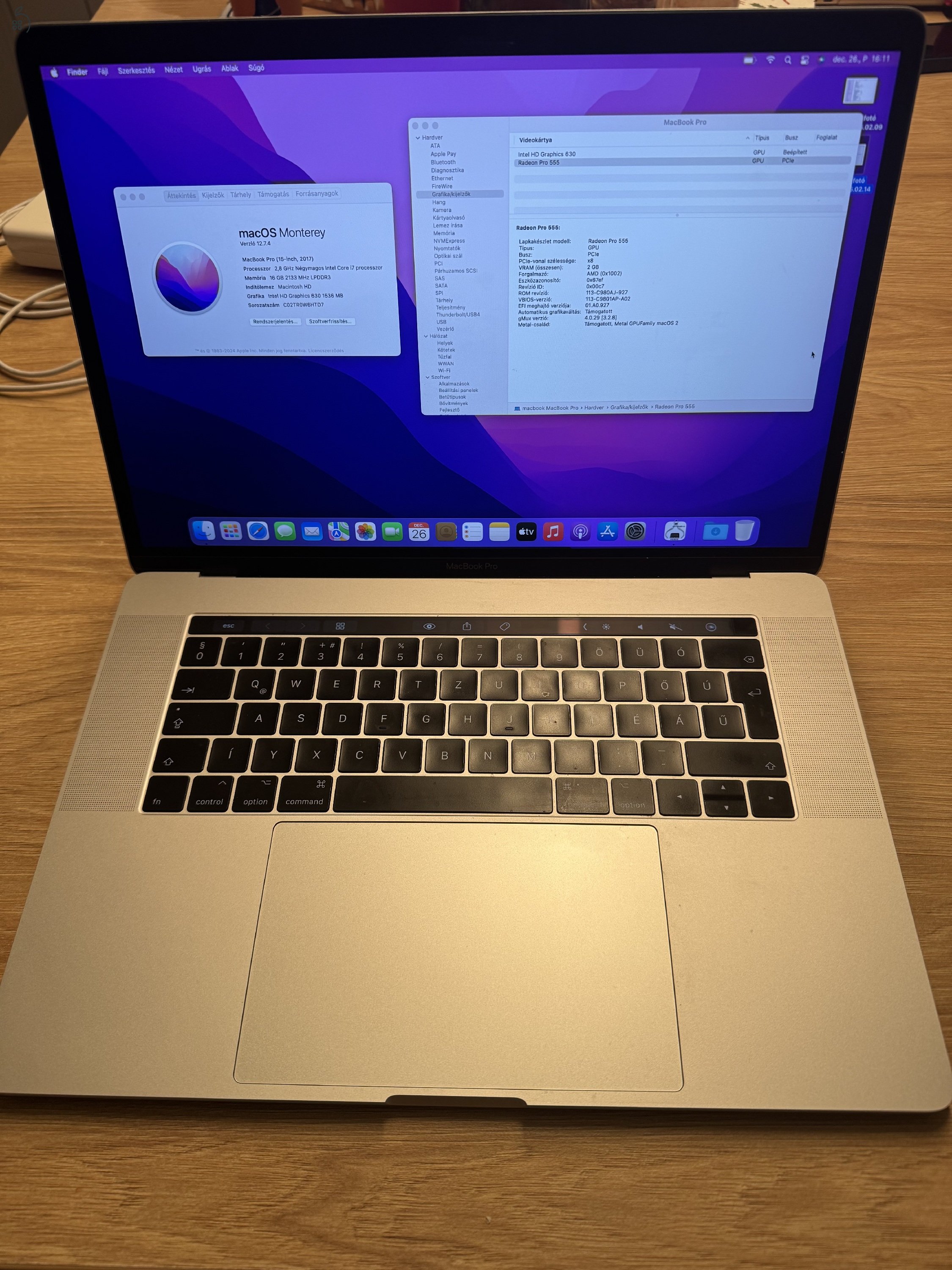 Apple MacBook Pro 15″ - 2017 - Touch Bar - i7 - 16 GB RAM - 256 GB SSD - Radeon Pro55
