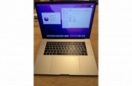 Apple MacBook Pro 15″ - 2017 - Touch Bar - i7 - 16 GB RAM - 256 GB SSD - Radeon Pro55