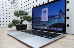 Apple MacBook Air 13” (2020, M1) – Karcmentes, pehelykönnyű és villámgyors, akár 15 óra üzemidő – 8 GB RAM – 256 GB SSD – 3 hónap garancia