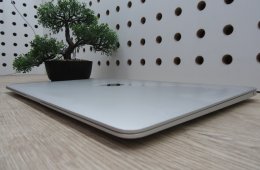 Apple MacBook Air 13” (2020, M1) – Karcmentes, pehelykönnyű és villámgyors, akár 15 óra üzemidő – 8 GB RAM – 256 GB SSD – 3 hónap garancia