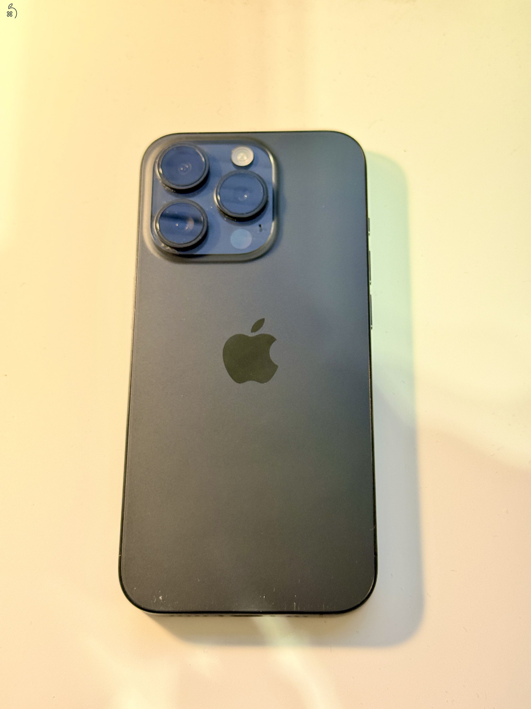IPhone 15 pro fekete 128gb megkímélt 