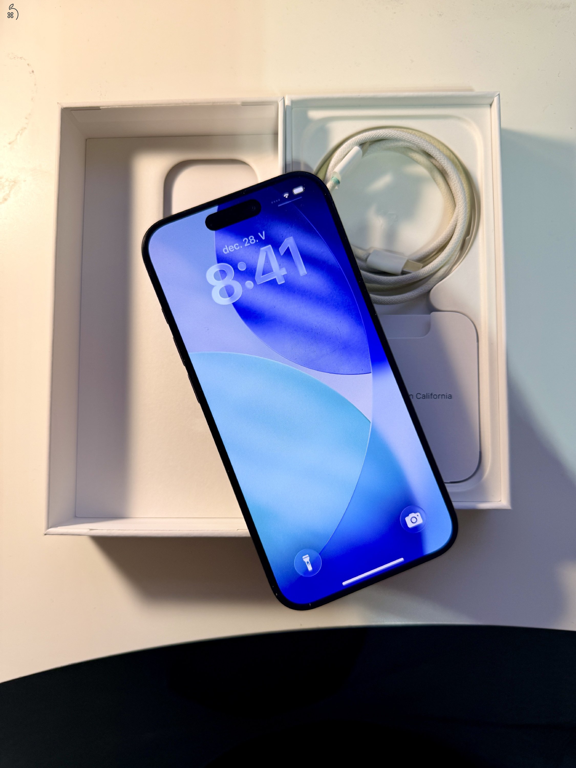 IPhone 15 pro fekete 128gb megkímélt 