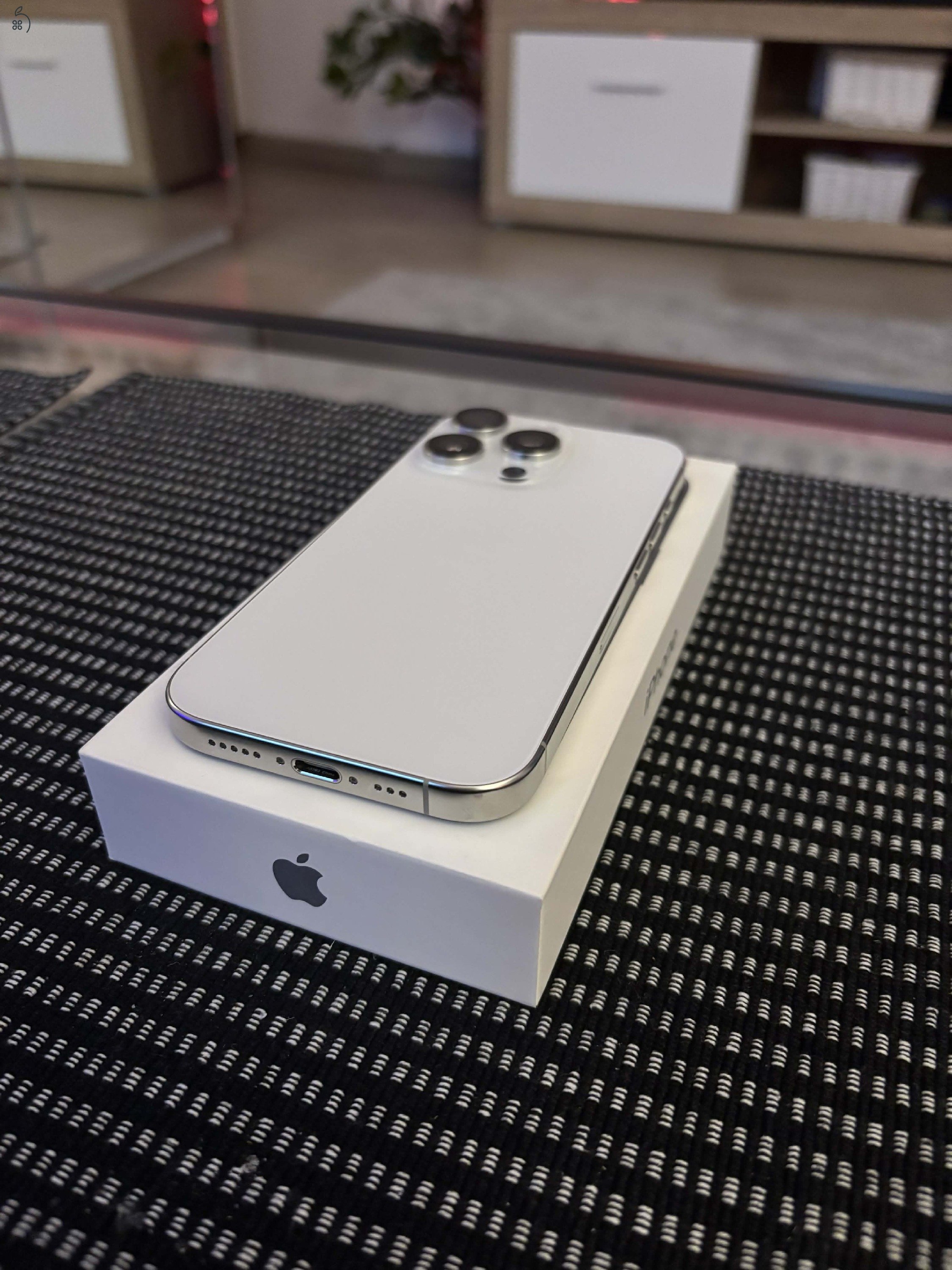 iPhone 16 Pro 128 GB - Garanciával 2028.08.12-ig