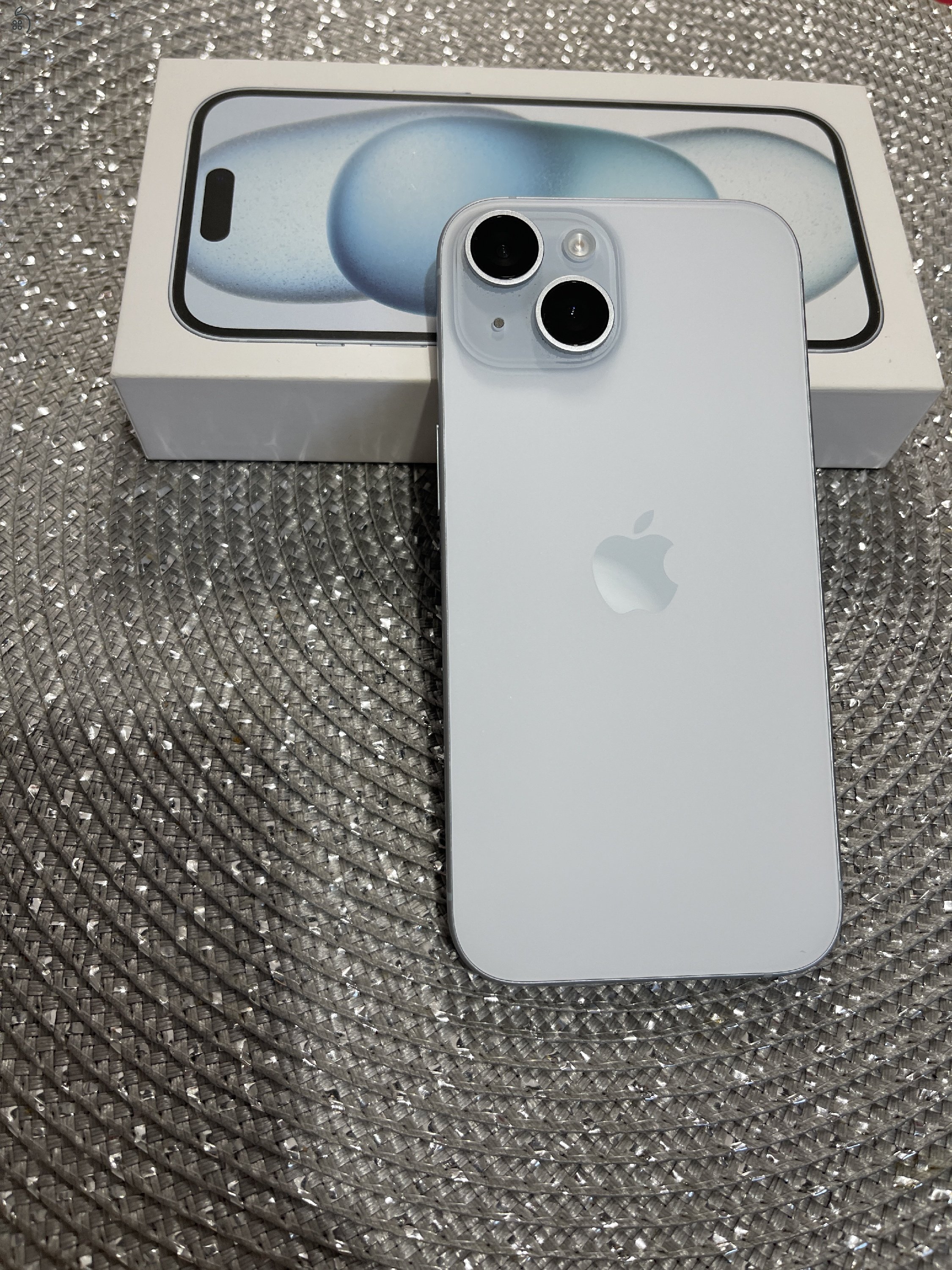 Makulátlan iPhone 15 128 GB kék