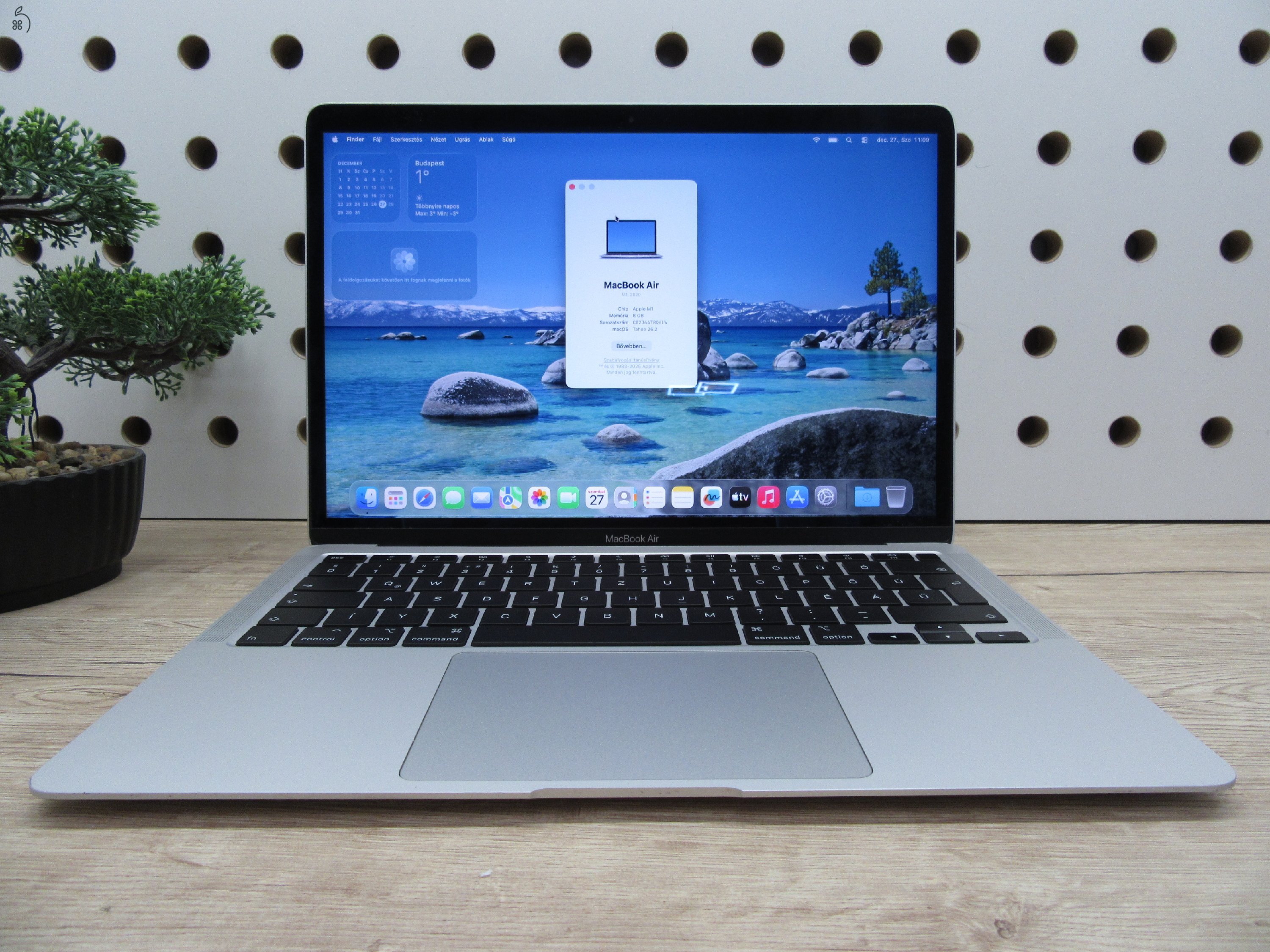 Apple MacBook Air 13” (2020, M1) – Megkímélt, pehelykönnyű és villámgyors, akár 15 óra üzemidő – 8 GB RAM – 256 GB SSD – 3 hónap garancia