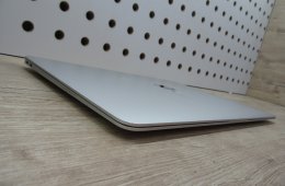 Apple MacBook Air 13” (2020, M1) – Megkímélt, pehelykönnyű és villámgyors, akár 15 óra üzemidő – 8 GB RAM – 256 GB SSD – 3 hónap garancia