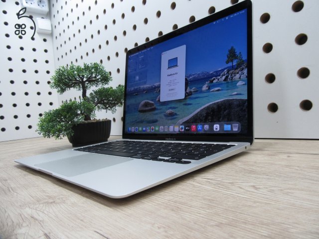 Apple MacBook Air 13” (2020, M1) – Megkímélt, pehelykönnyű és villámgyors, akár 15 óra üzemidő – 8 GB RAM – 256 GB SSD – 3 hónap garancia