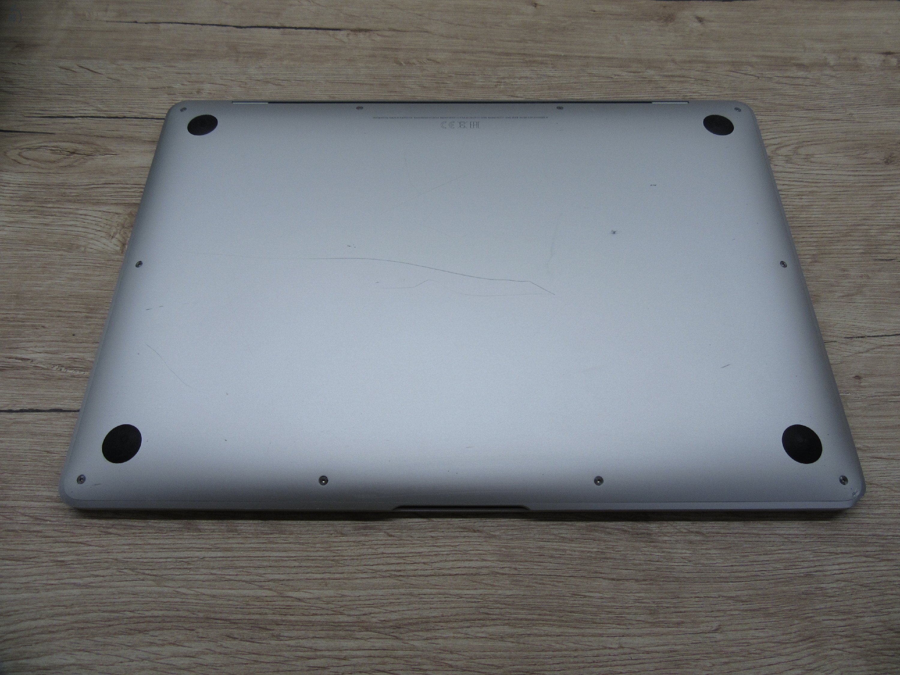 Apple MacBook Air 13” (2020, M1) – Megkímélt, pehelykönnyű és villámgyors, akár 15 óra üzemidő – 8 GB RAM – 256 GB SSD – 3 hónap garancia