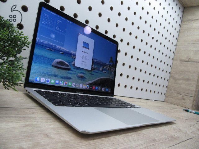 Apple MacBook Air 13” (2020, M1) – Megkímélt, pehelykönnyű és villámgyors, akár 15 óra üzemidő – 8 GB RAM – 256 GB SSD – 3 hónap garancia