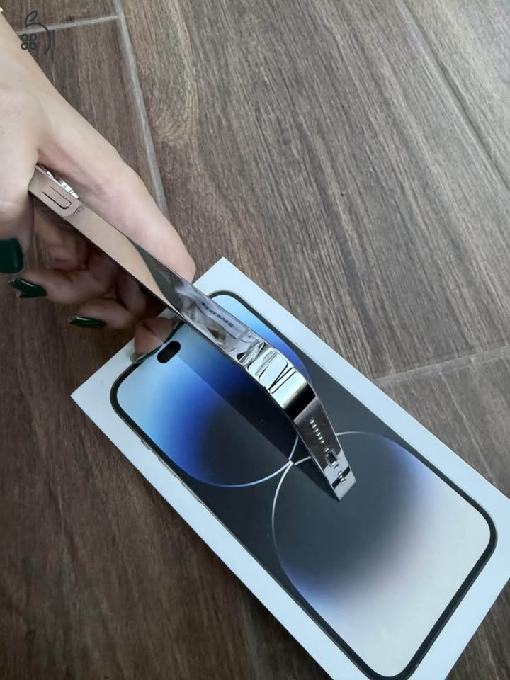 iPhone 14 Pro Max 128GB ezüst színű eladó!
