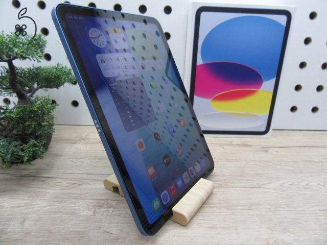 Apple iPad (10. gen) – 64 GB – 10,9” Liquid Retina, USB-C, Touch ID – Használt, karcmentes – 3 hónap garancia