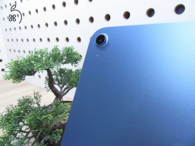 Apple iPad (10. gen) – 64 GB – 10,9” Liquid Retina, USB-C, Touch ID – Használt, karcmentes – 3 hónap garancia