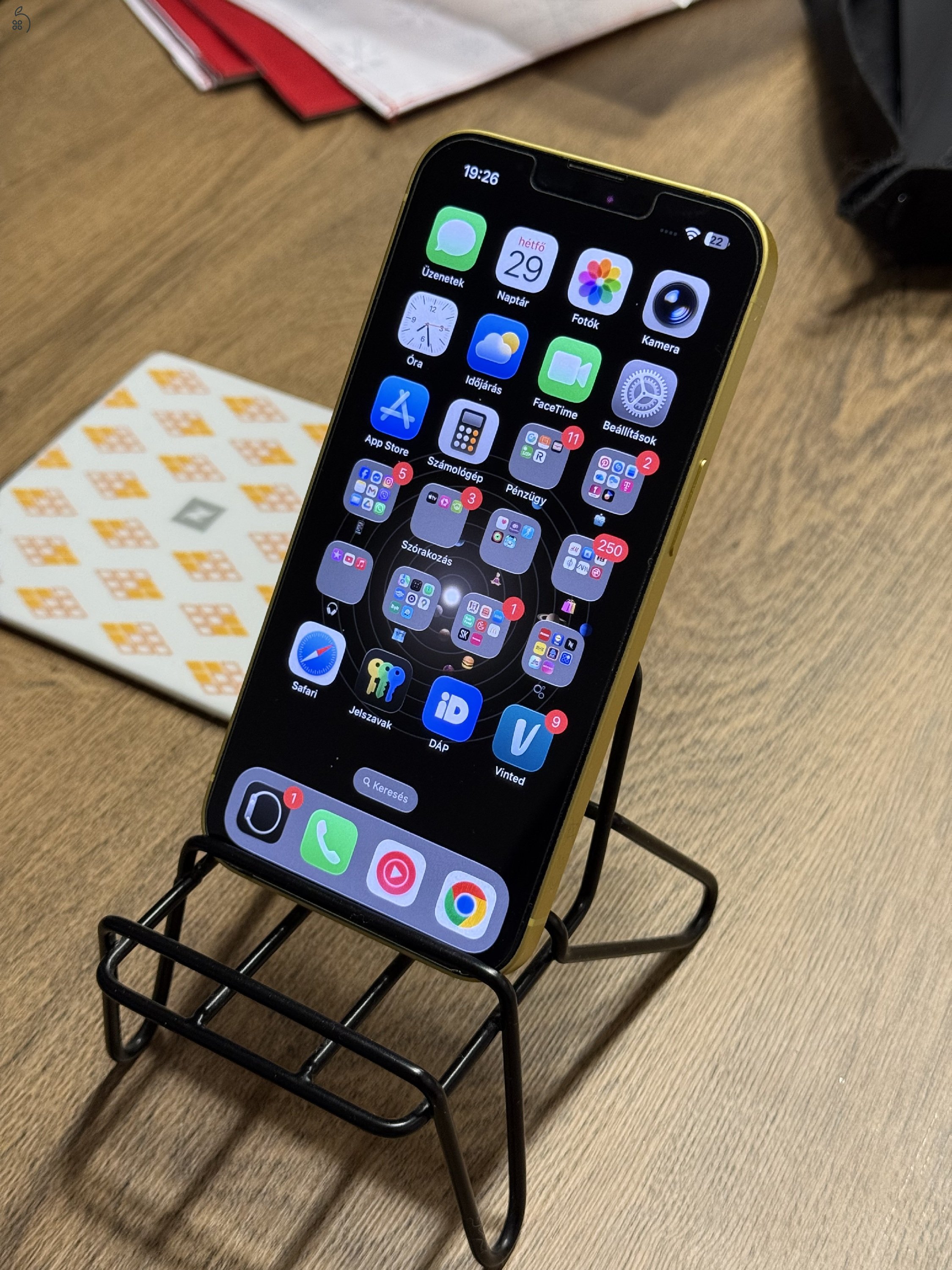 IPhone 14 128gb, sárga, karc mentes