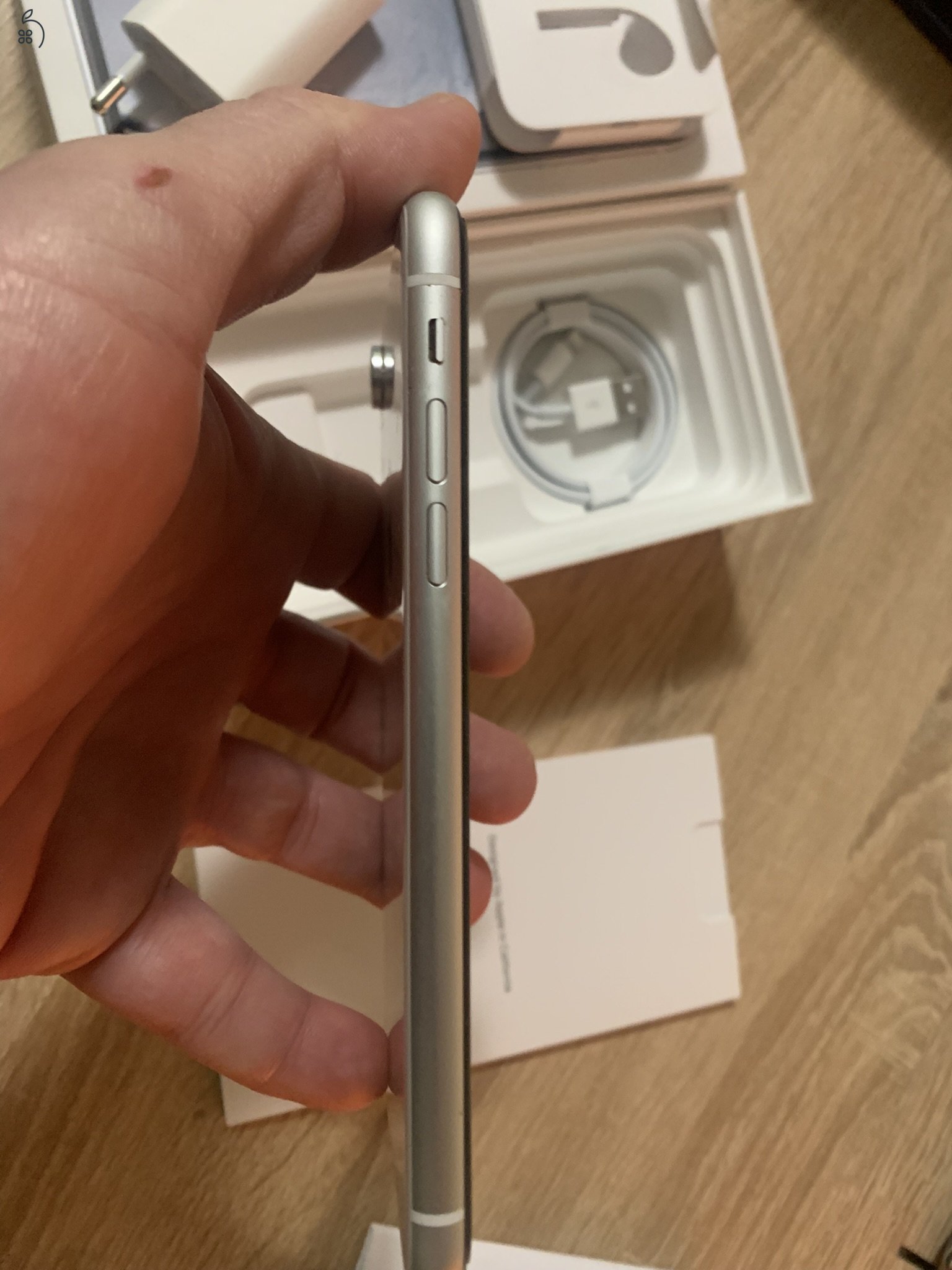 iPhone XR 64 GB fehér - újszerű