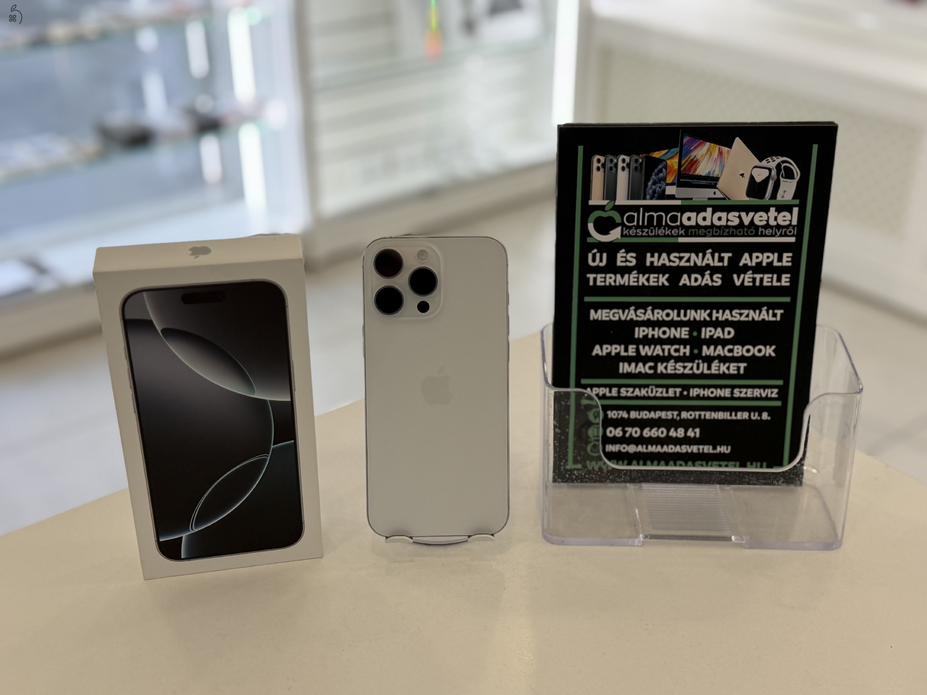 iPhone 16 Pro Max 256GB Független Karcmentes/2027.12.23.Gar./Akku 92%/