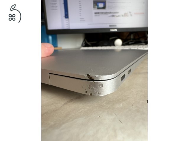 MacBook Air M1 (2020) – 8 GB RAM, 500 GB SSD – működés hibátlan, esztétikai sérülésekkel