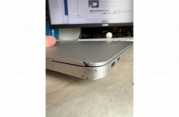 MacBook Air M1 (2020) – 8 GB RAM, 500 GB SSD – működés hibátlan, esztétikai sérülésekkel