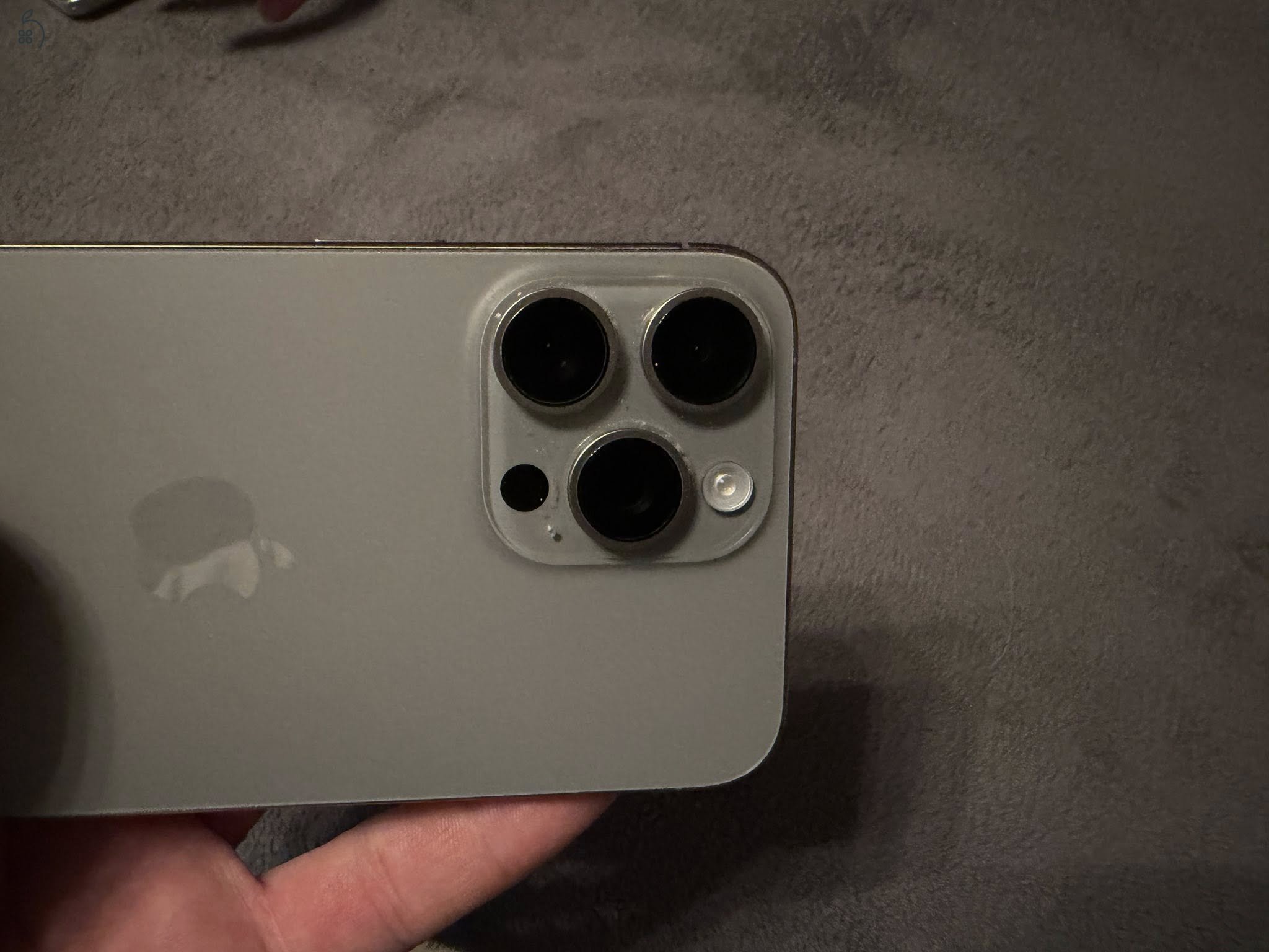 Eladó Iphone 15 Pro max natúr titán 256 Gb