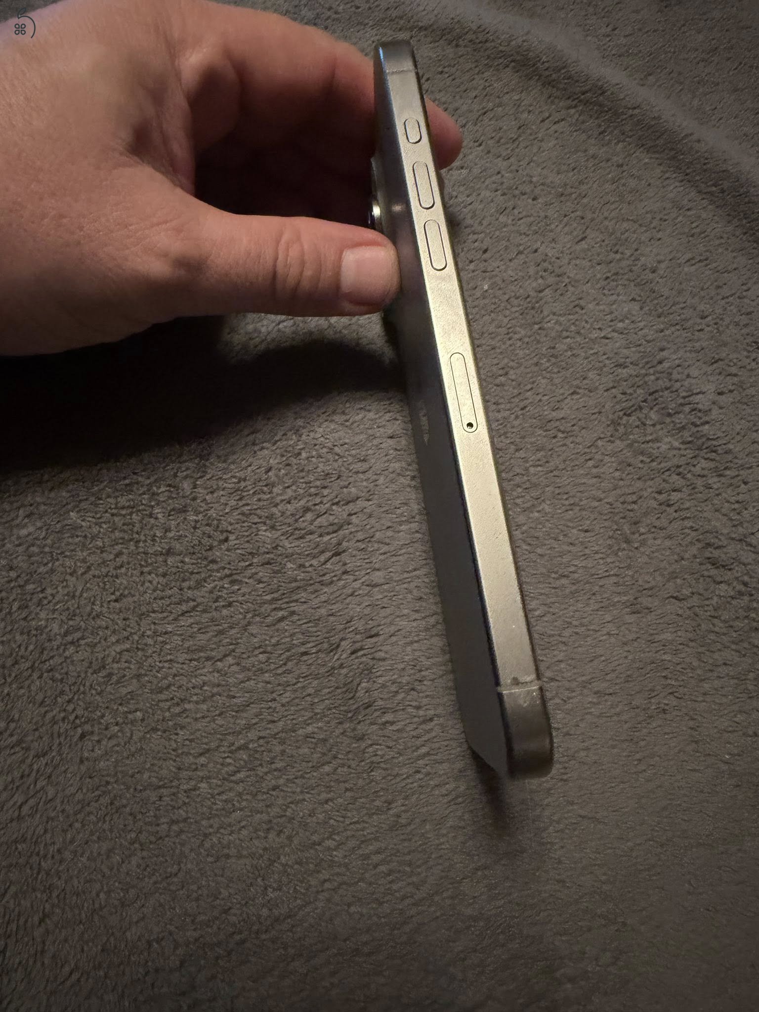 Eladó Iphone 15 Pro max natúr titán 256 Gb