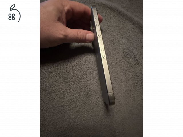 Eladó Iphone 15 Pro max natúr titán 256 Gb