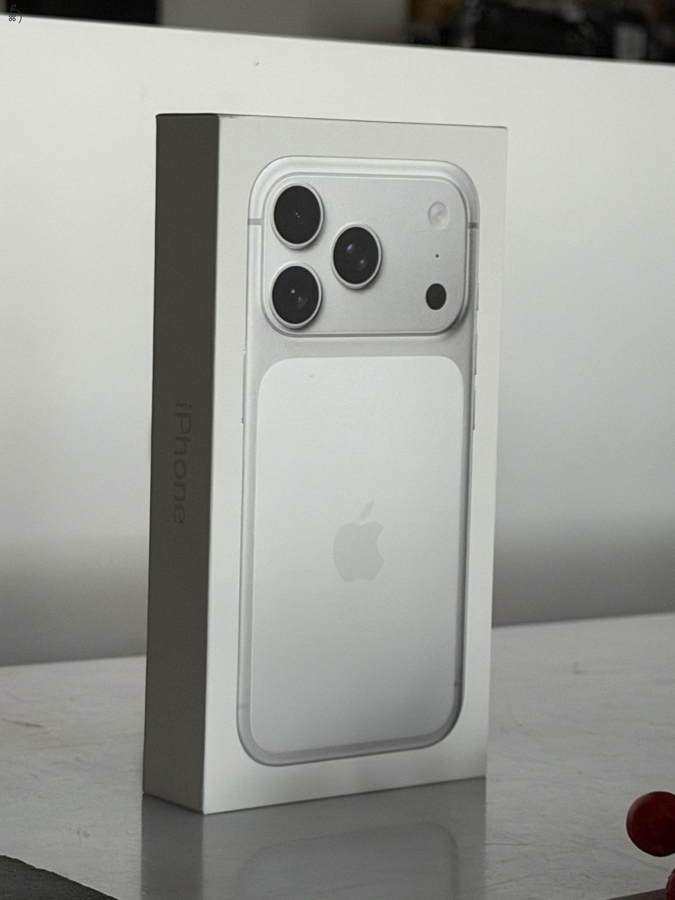 Bontatlan ÚJ iPhone 17 Pro 256 silver