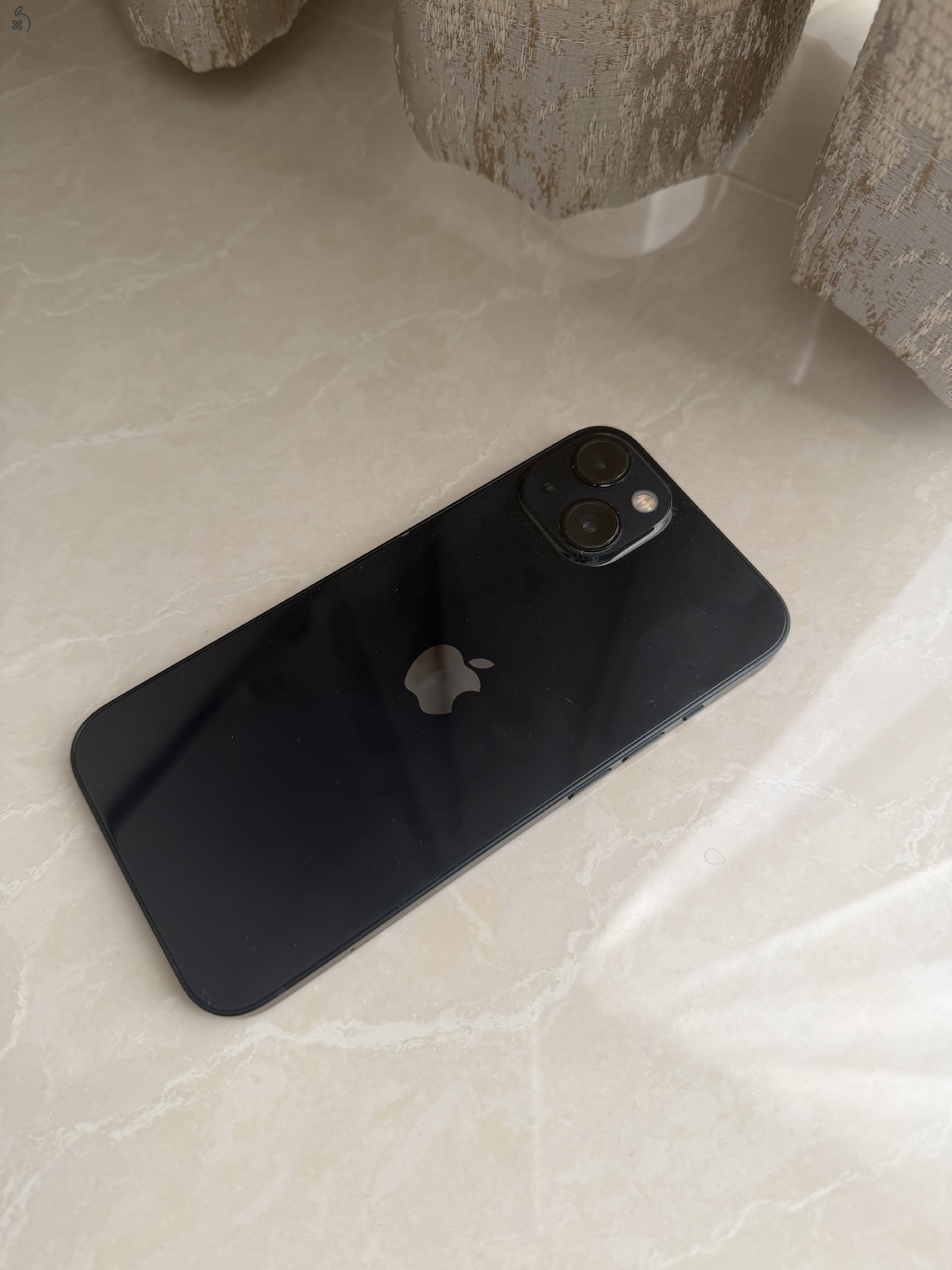 Eladó jó állapotú IPhone 13