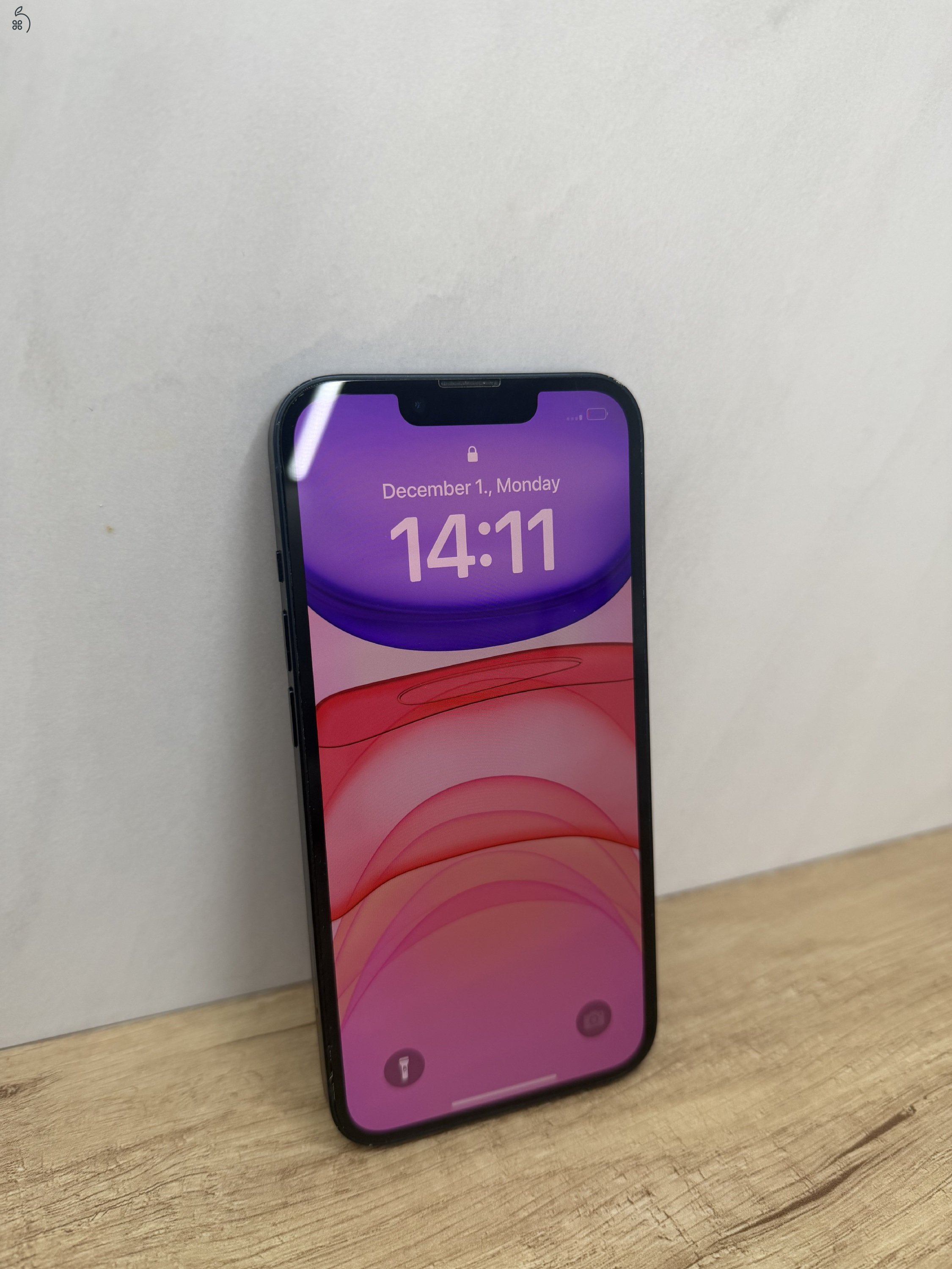 Eladó jó állapotú IPhone 13