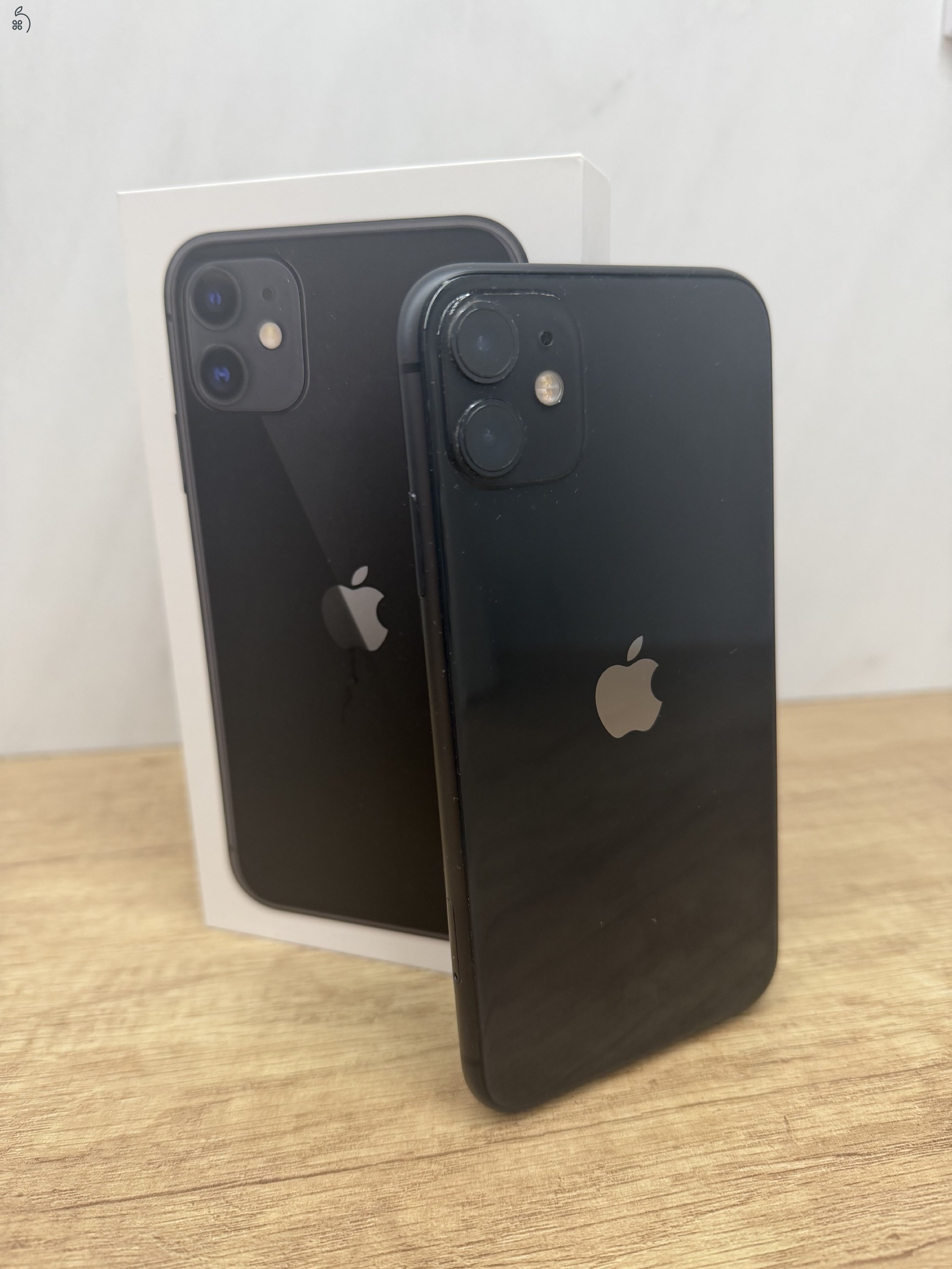 Eladó egy megkímélt állapotú iPhone 11.