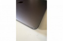 M1 MacBook Pro (2020) touchbar, 8 mag, 8GB RAM, 256 GB SSD, 87% akku