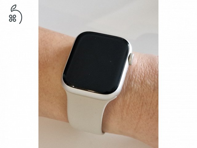 Eladó, használt, kitűnő állapotban lévő Apple Watch Series 7 GPS auminium 45 mm okosórám