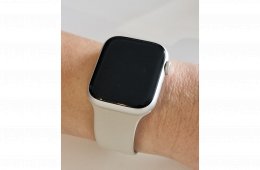Eladó, használt, kitűnő állapotban lévő Apple Watch Series 7 GPS auminium 45 mm okosórám