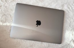 MacBook Air M1/2020 8 core CPU 8 core GPU 16GB RAM 1TB SSD