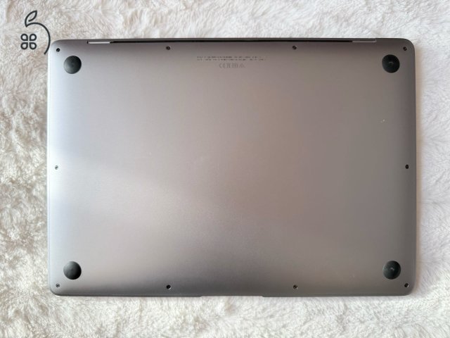 MacBook Air M1/2020 8 core CPU 8 core GPU 16GB RAM 1TB SSD