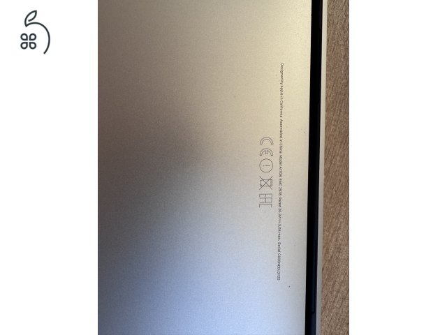 Apple MacBook Pro 13” (2016) – karcmentes, magyar billentyűzet, 8GB RAM
