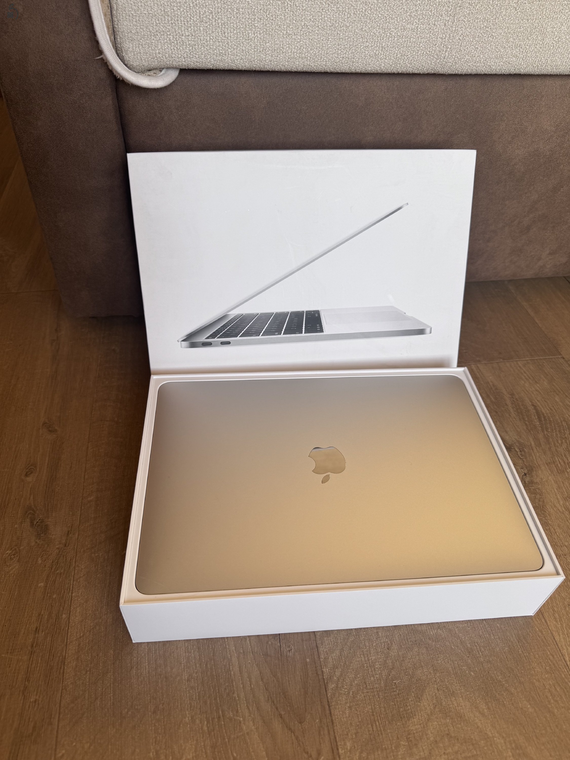Apple MacBook Pro 13” (2016) – karcmentes, magyar billentyűzet, 8GB RAM
