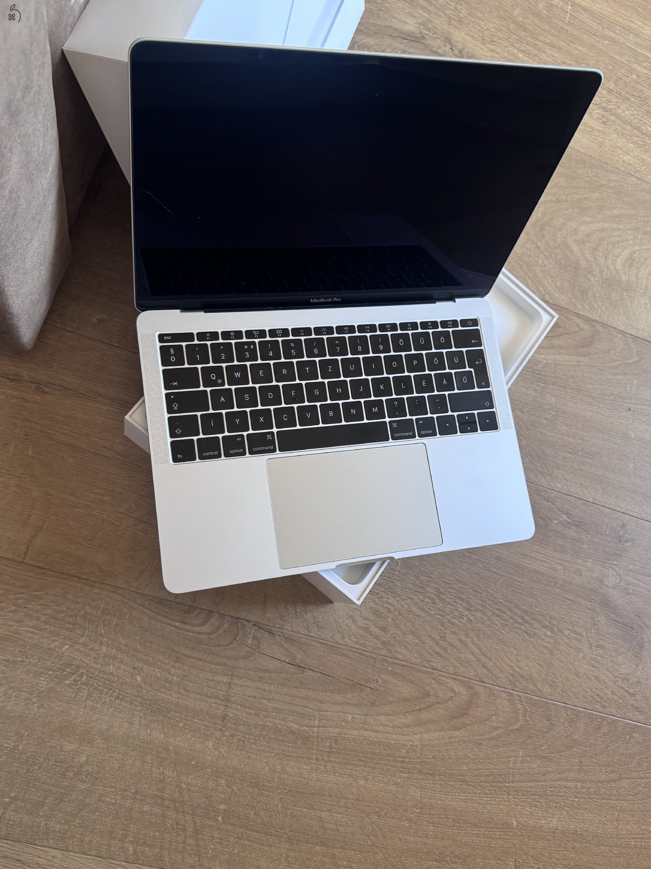 Apple MacBook Pro 13” (2016) – karcmentes, magyar billentyűzet, 8GB RAM