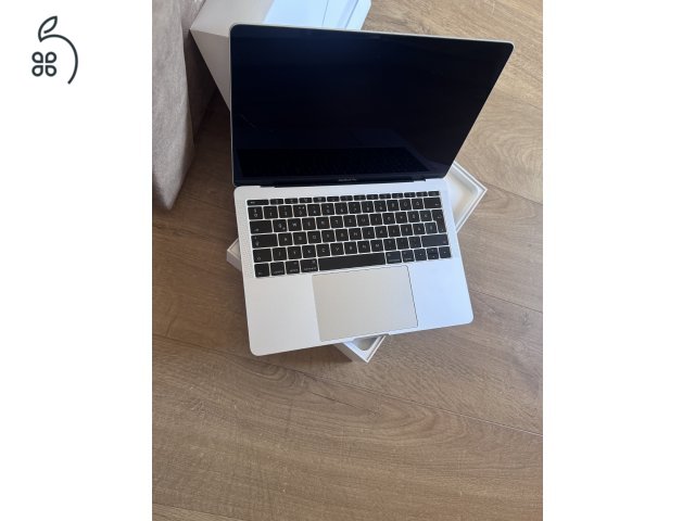 Apple MacBook Pro 13” (2016) – karcmentes, magyar billentyűzet, 8GB RAM