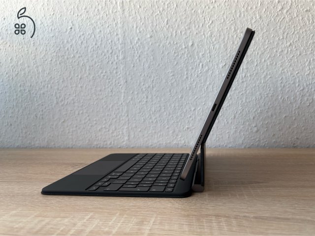 Apple iPad Air M3 11” (2025) 128GB Wi-Fi Space Gray + Apple Magic Keyboard (HU) Black