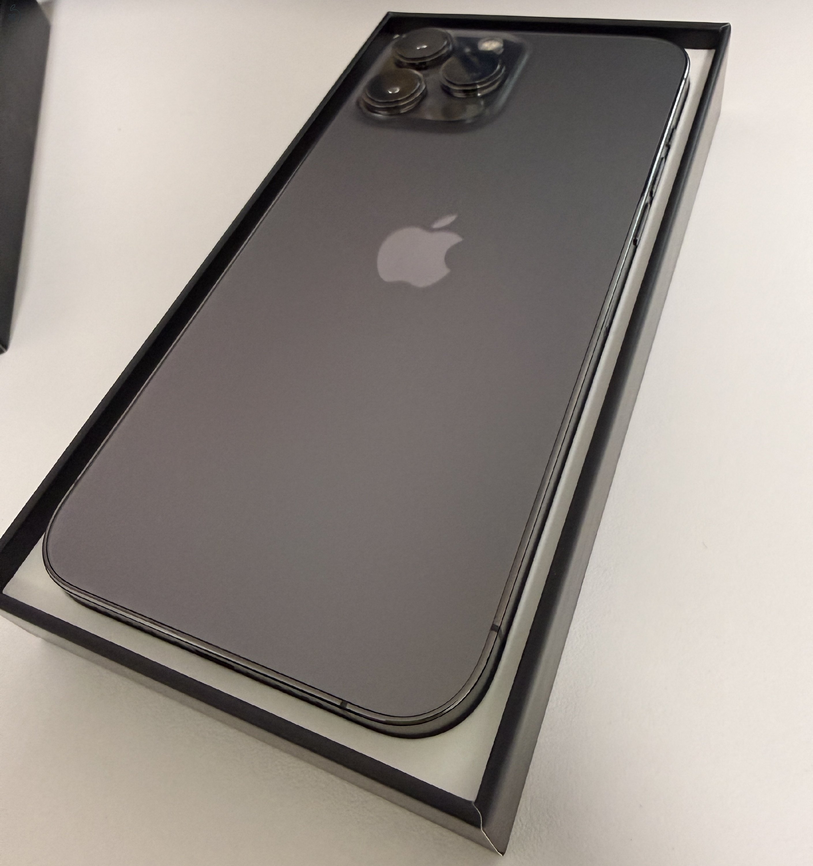 Eladó használt állapotban lévő Apple iPhone 13 Pro Max 128 GB Grafit