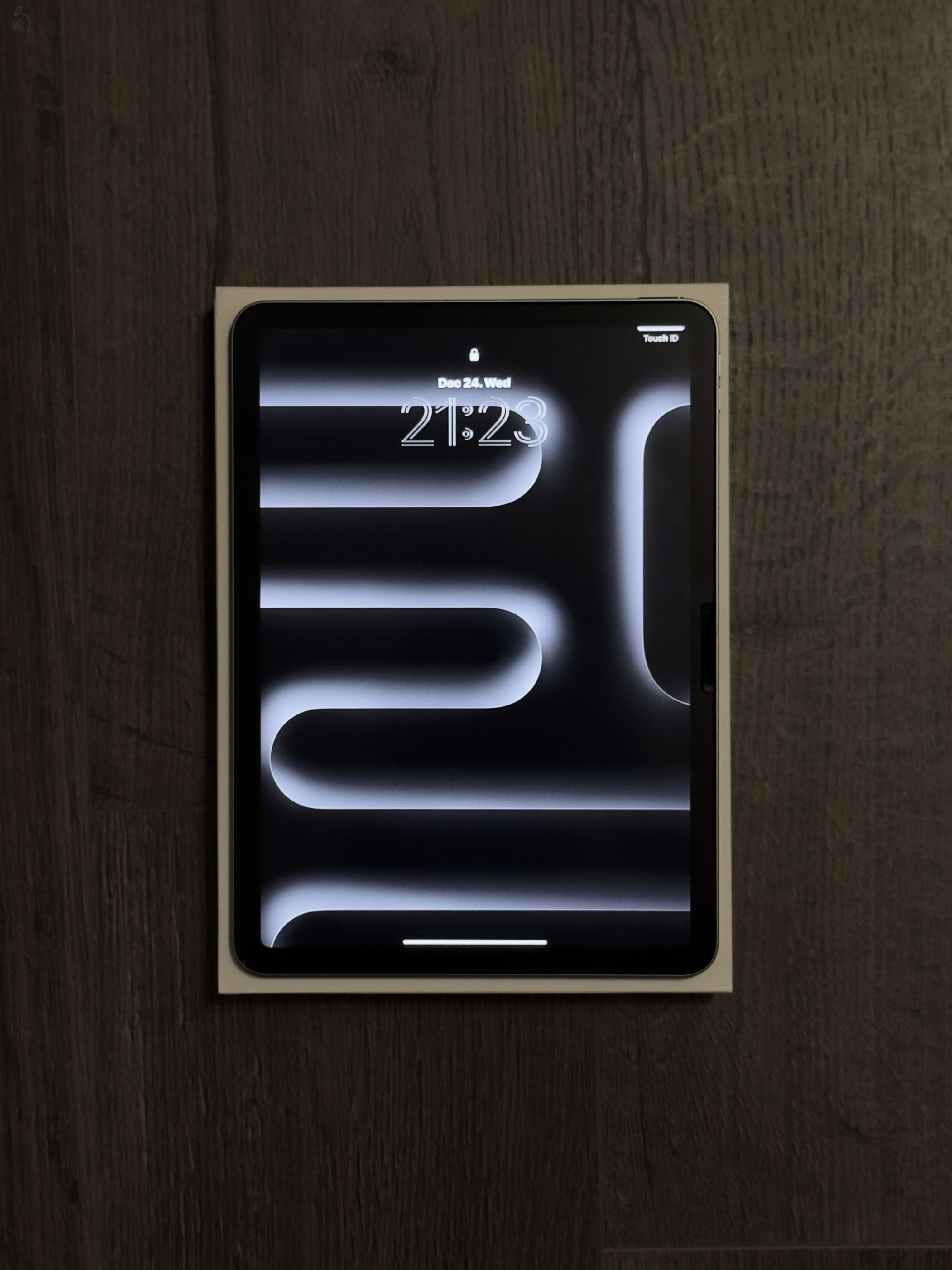 Garanciás iPad Air M3 11” 128 GB WiFi + Tok és üvegfólia