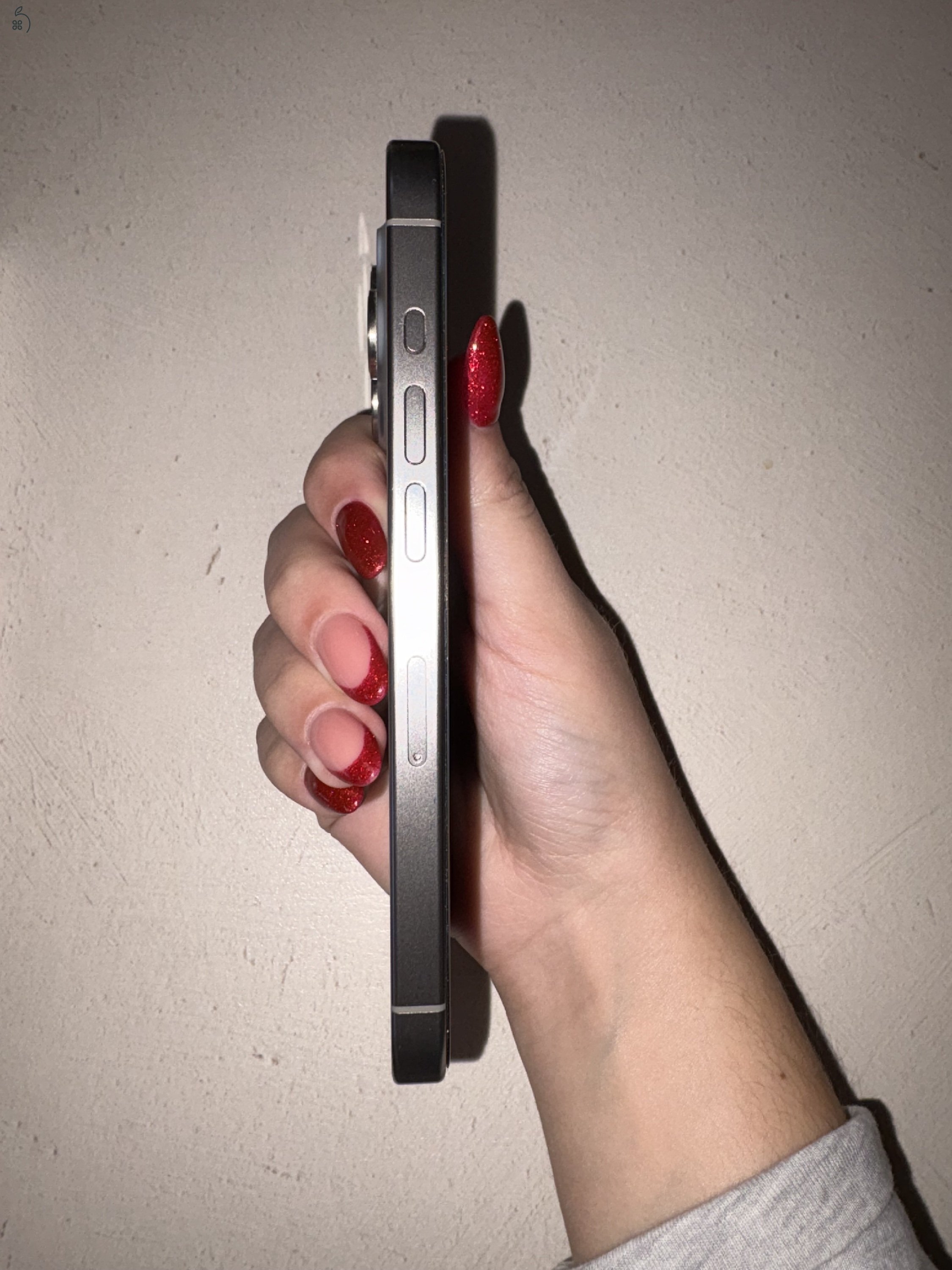 Eladó iPhone 15 pro 128Gb+ Karl lagerfeld tok