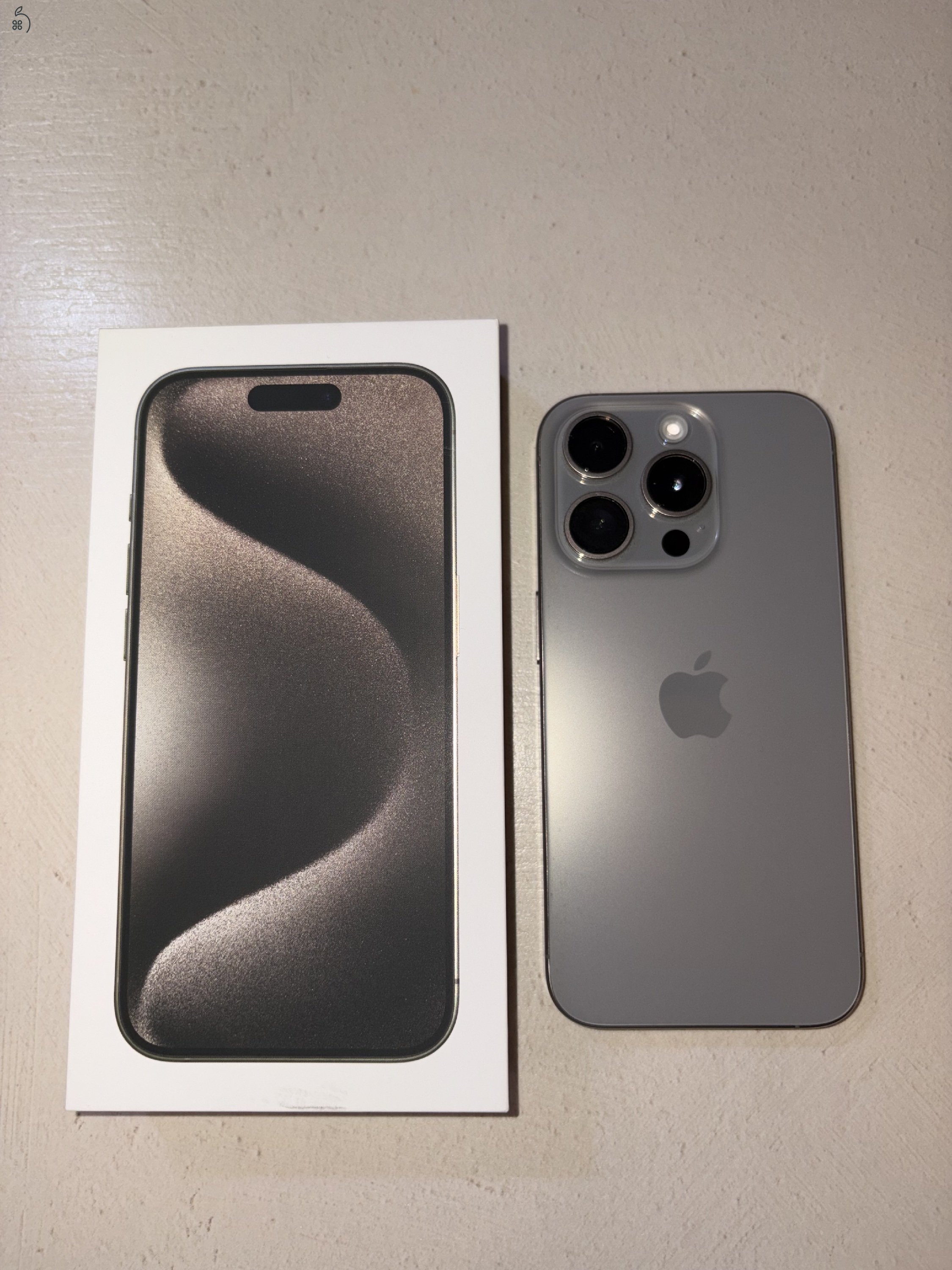 Eladó iPhone 15 pro 128Gb+ Karl lagerfeld tok