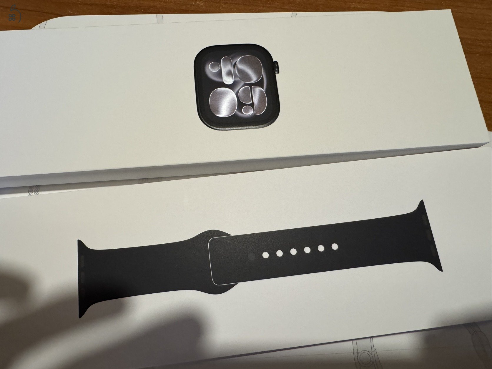 Apple Watch Series 11, 46mm, JetBlack, GPS, Aktiválatlan!! Euronics garancia: 2 év