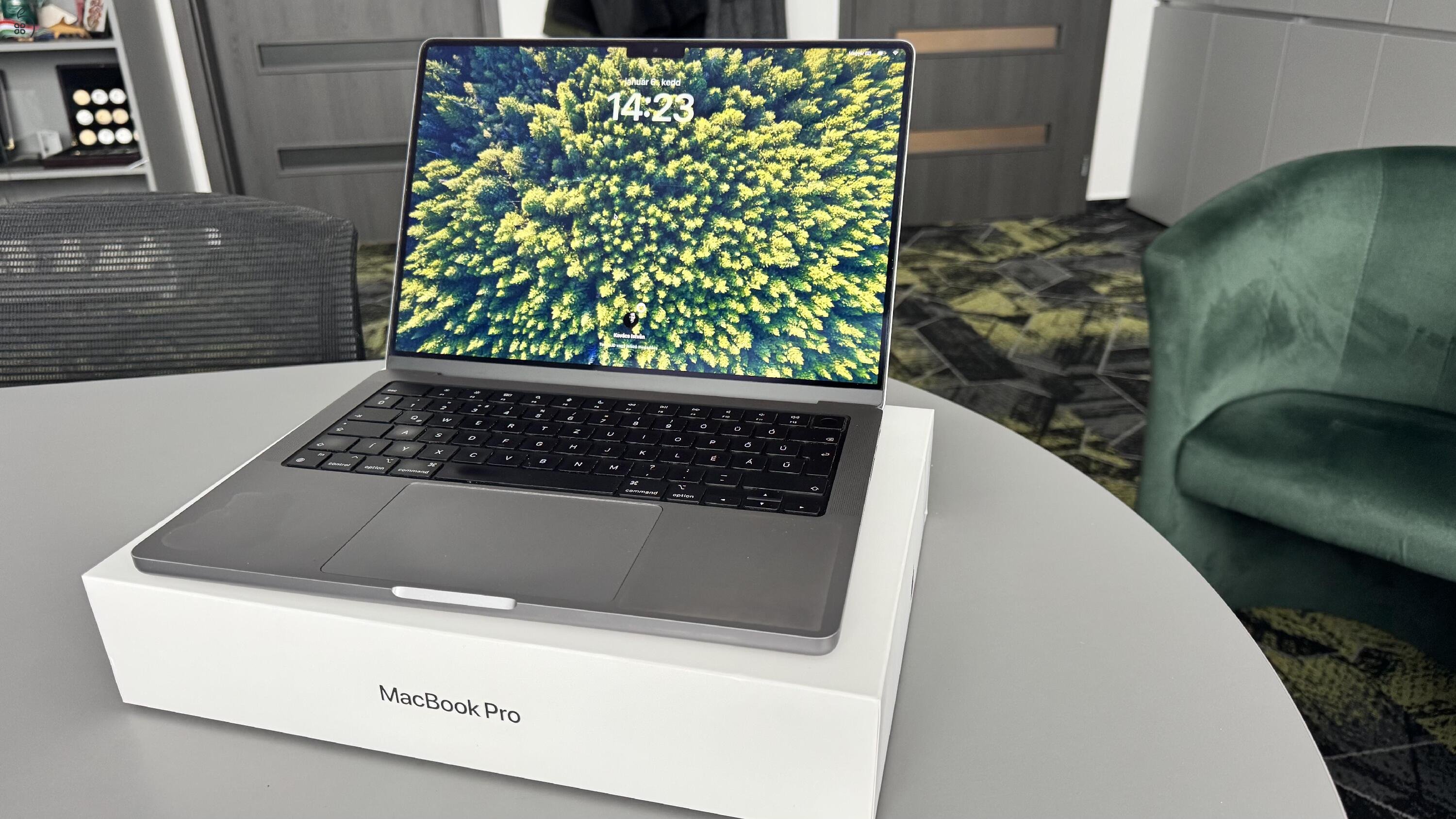  Apple MacBook Pro 14