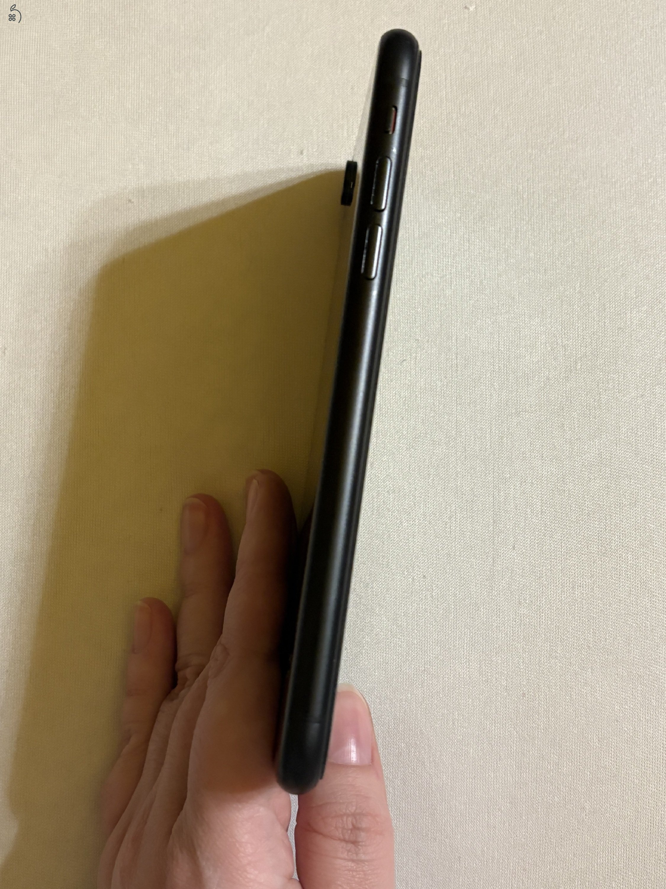 iPhone XR – 64GB tarhely 