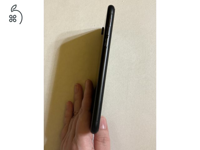 iPhone XR – 64GB tarhely 