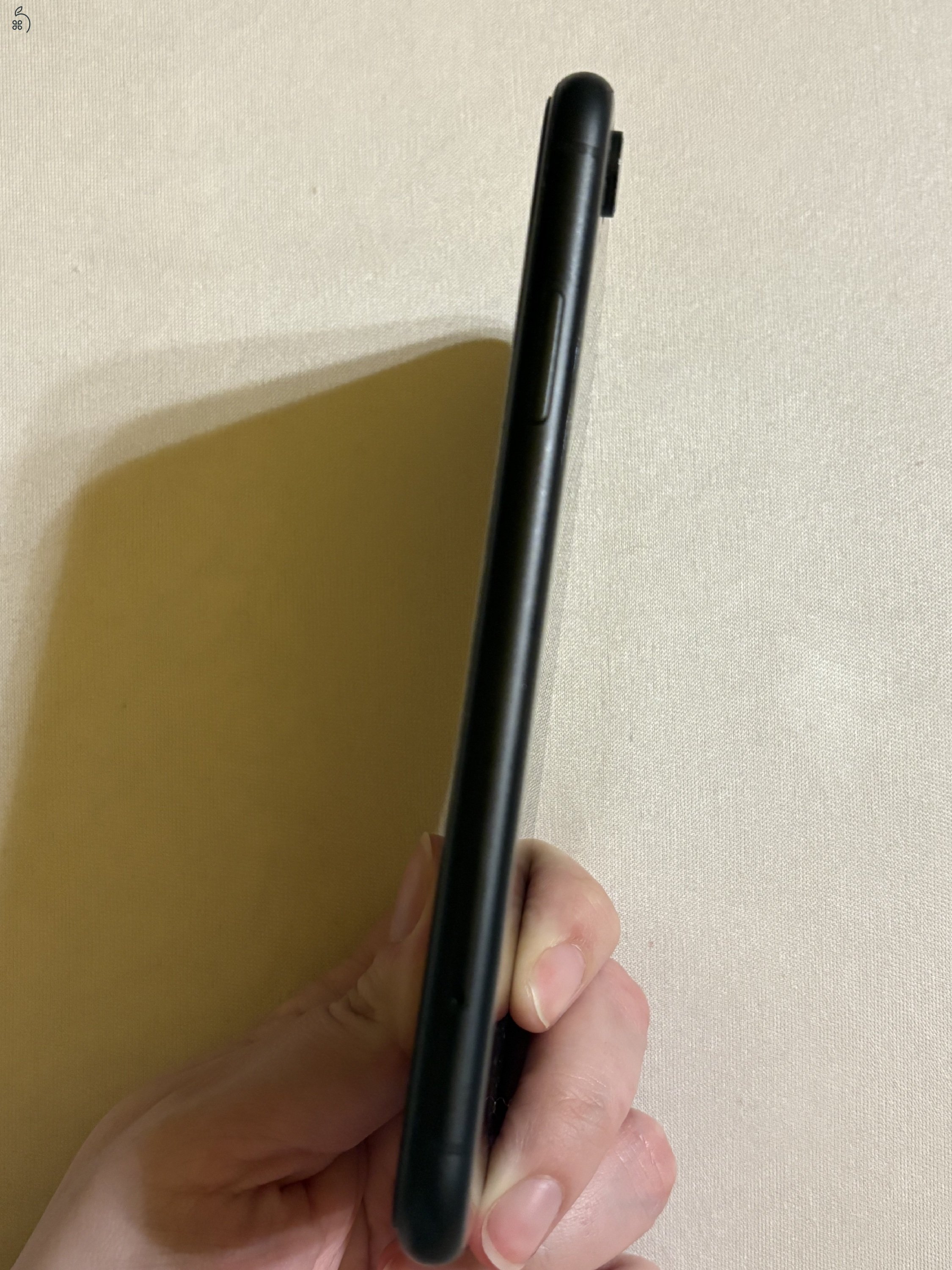 iPhone XR – 64GB tarhely 