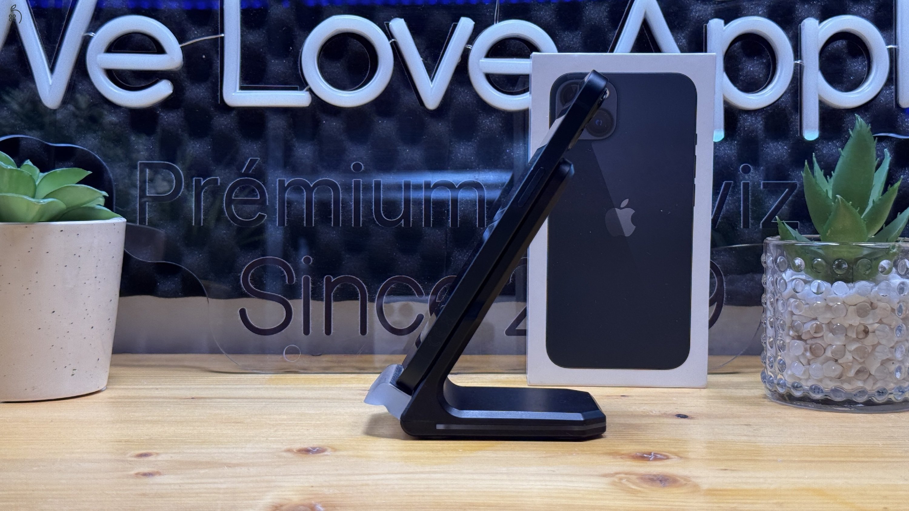  iPhone 13, 128GB, Fekete, Független - 1ÉV Garancia, Számla 