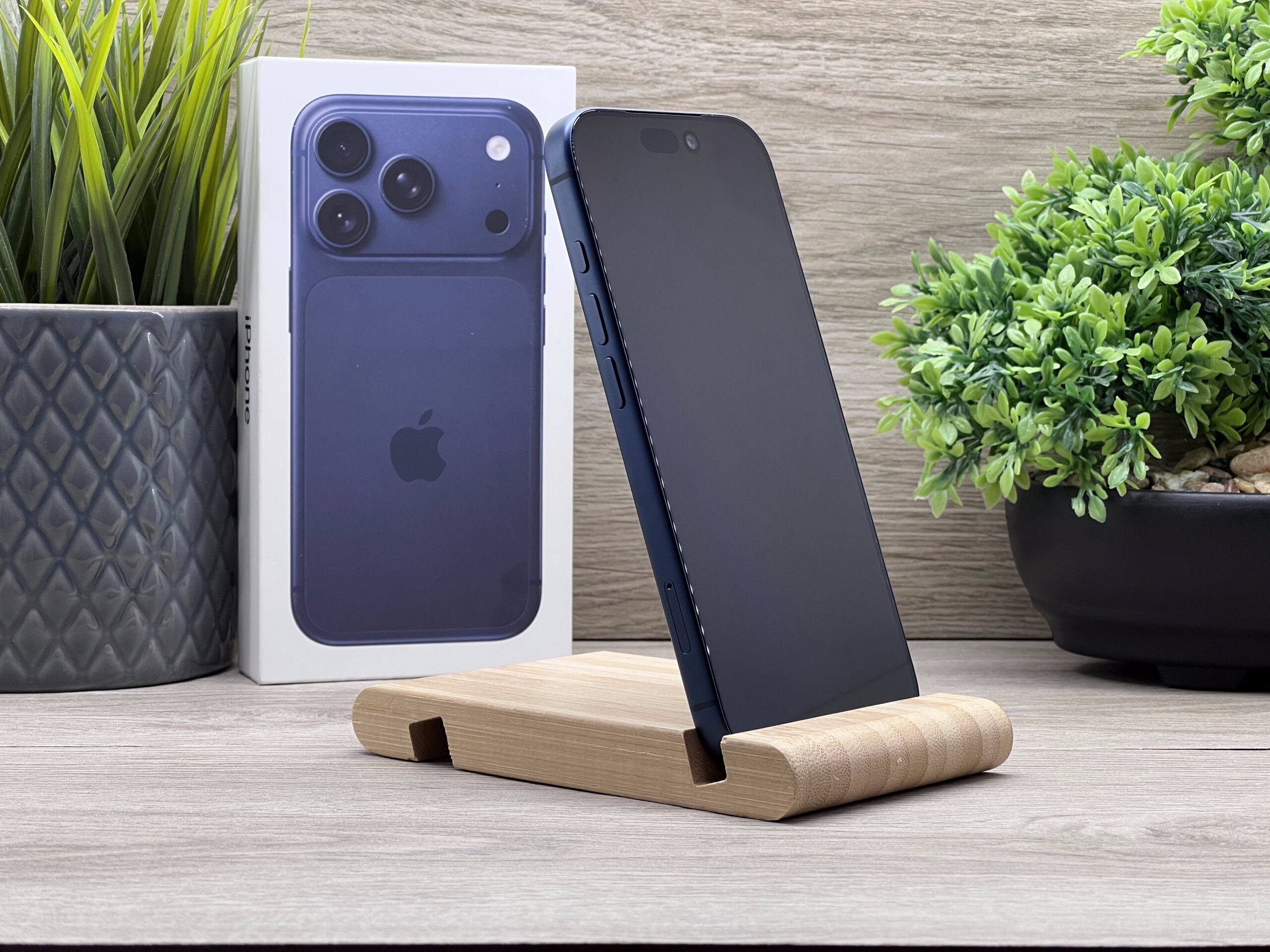 Hibátlan iPhone 17 Pro Deep Blue 256GB 2 ÉV Garanciával Számlával 100% Akku