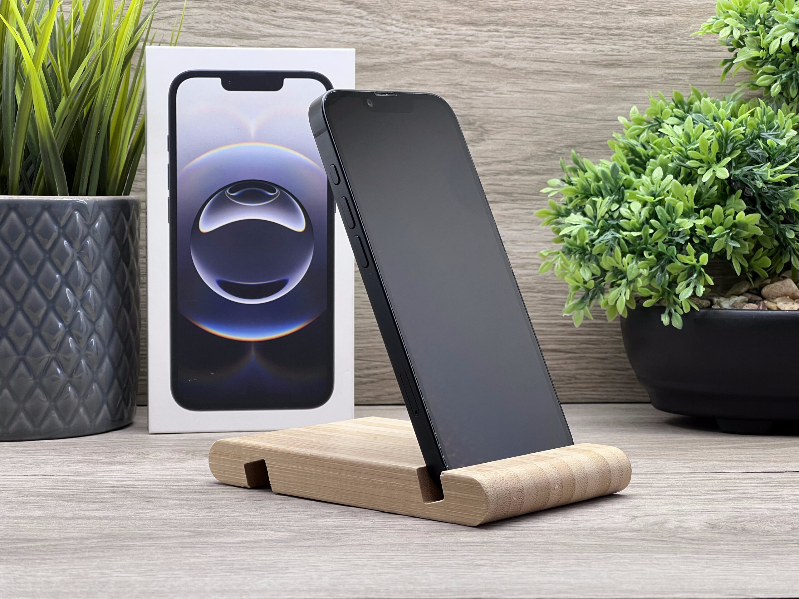 Hibátlan iPhone 16E Black 256GB 2 ÉV Garanciával Számlával 100% Akku